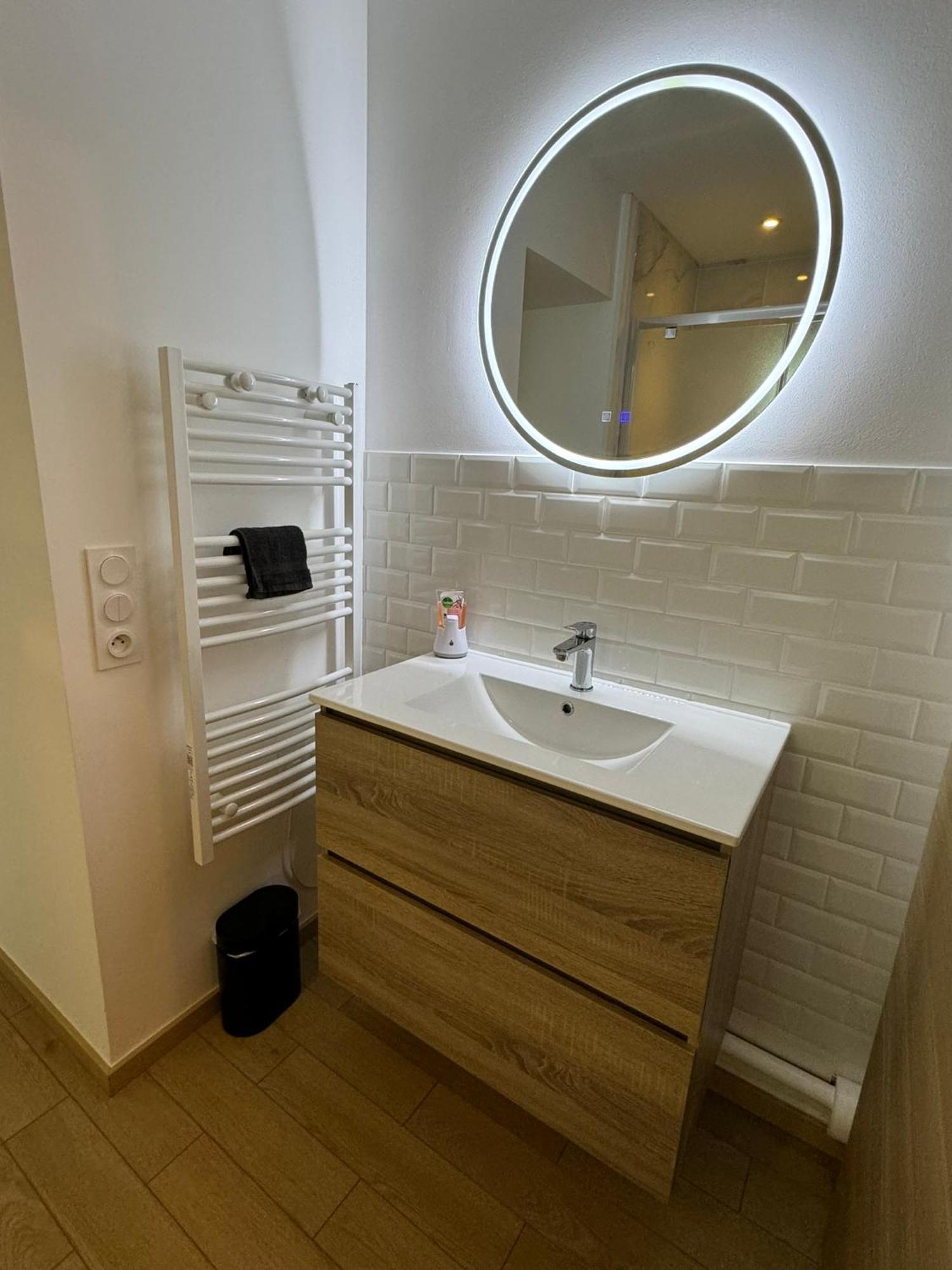 Appartement En Centre-Ville - Local Velos Disponible Mayenne Dış mekan fotoğraf