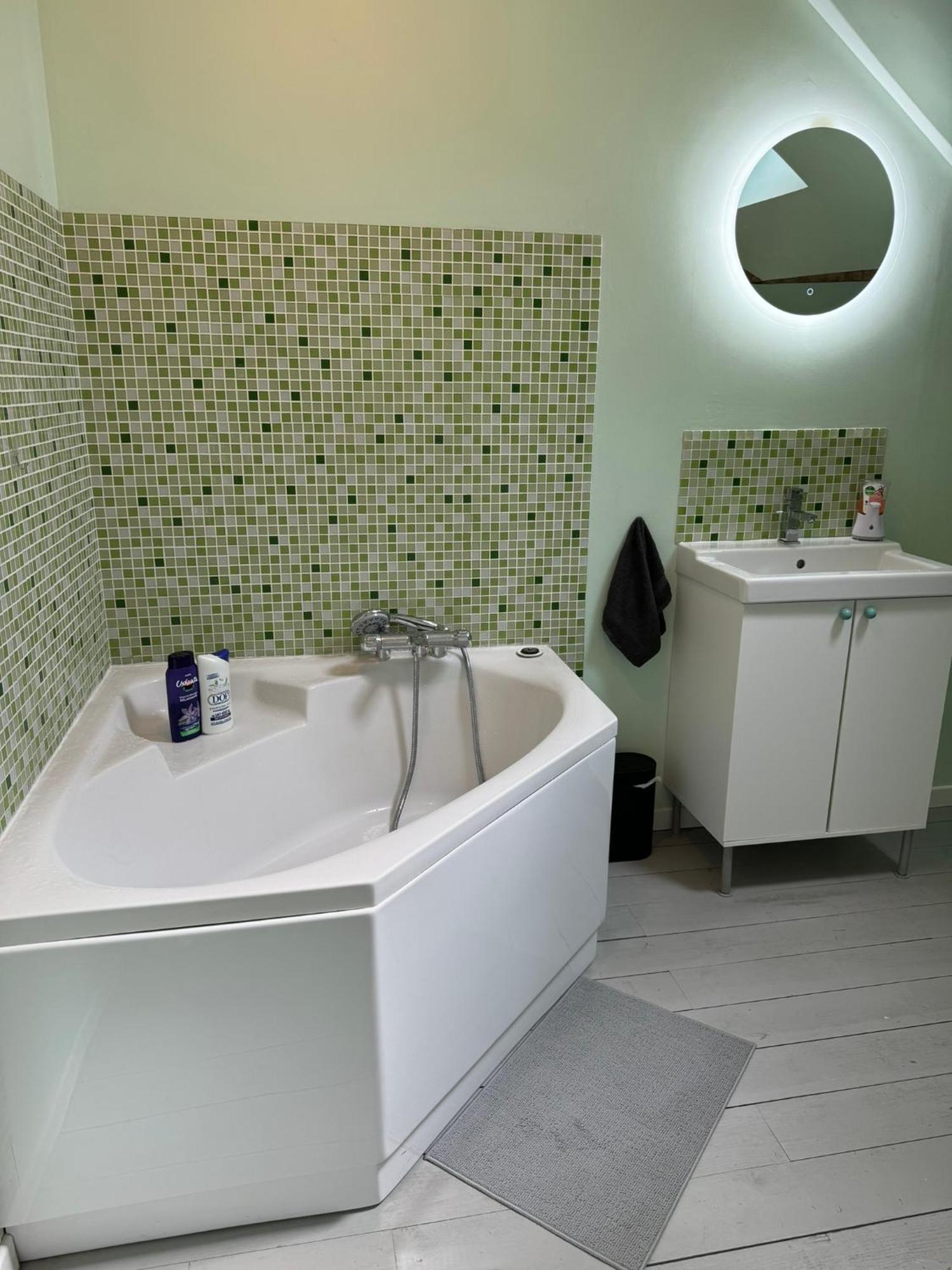 Appartement En Centre-Ville - Local Velos Disponible Mayenne Dış mekan fotoğraf